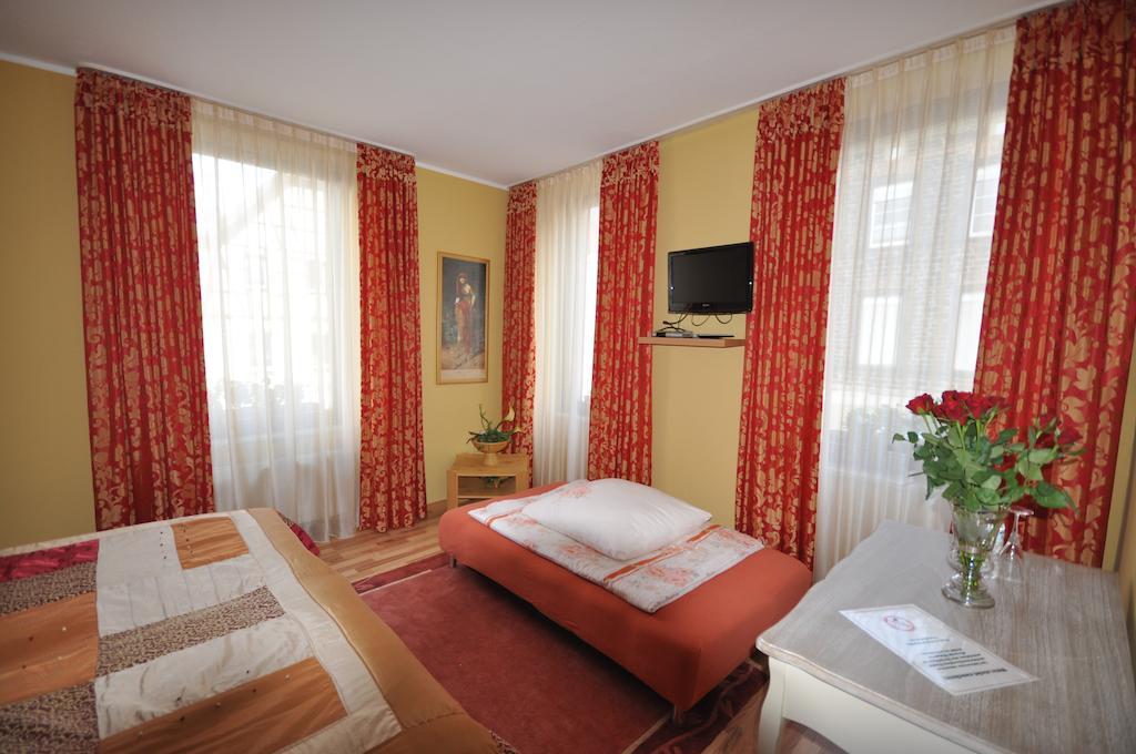 Hotel Restaurant "Athen" Münstermaifeld 외부 사진